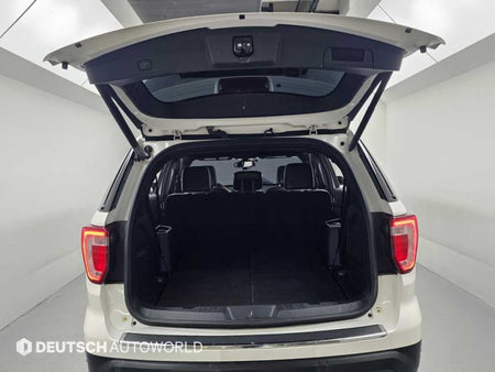 Ford Explorer — photo 19