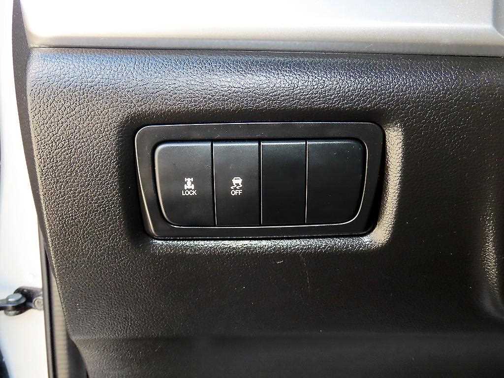 KGM KORANDO — photo 11
