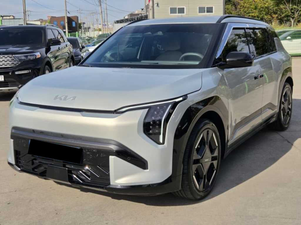 Kia EV3 — photo 01
