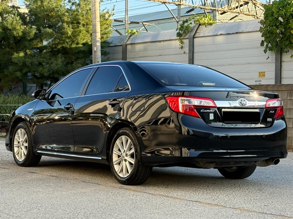 Toyota Camry — photo 03