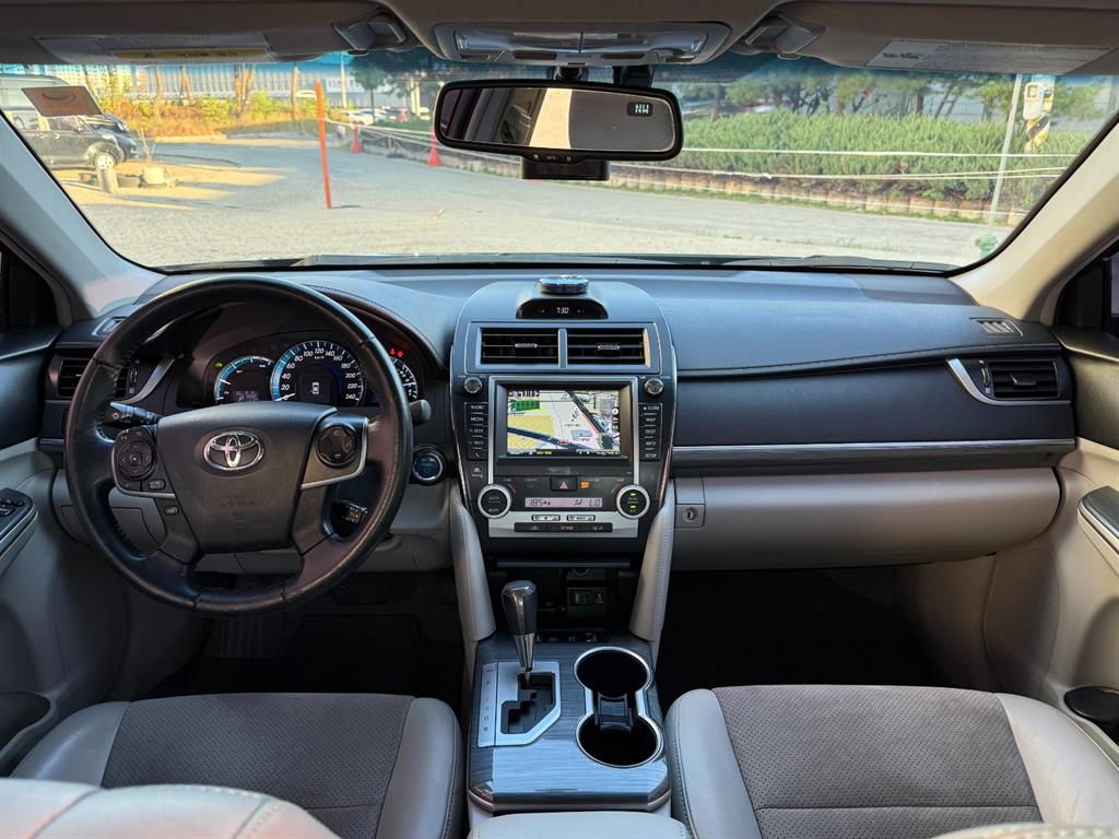 Toyota Camry — photo 07