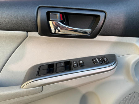 Toyota Camry — photo 11