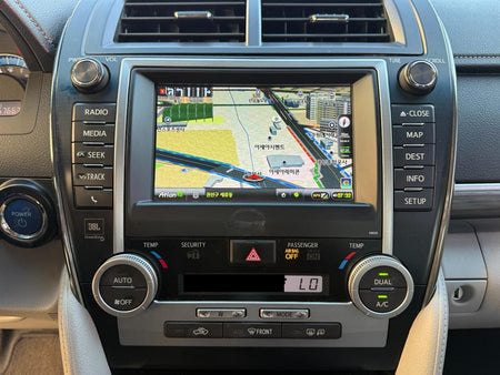 Toyota Camry — photo 13