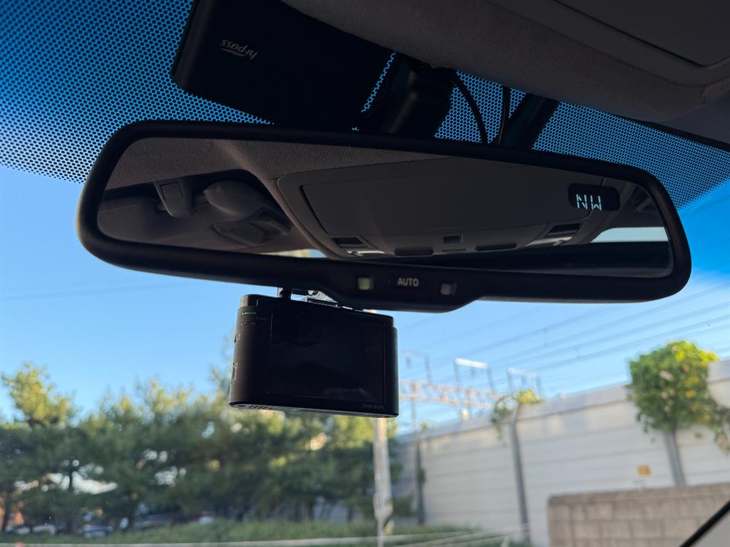 Toyota Camry — photo 17