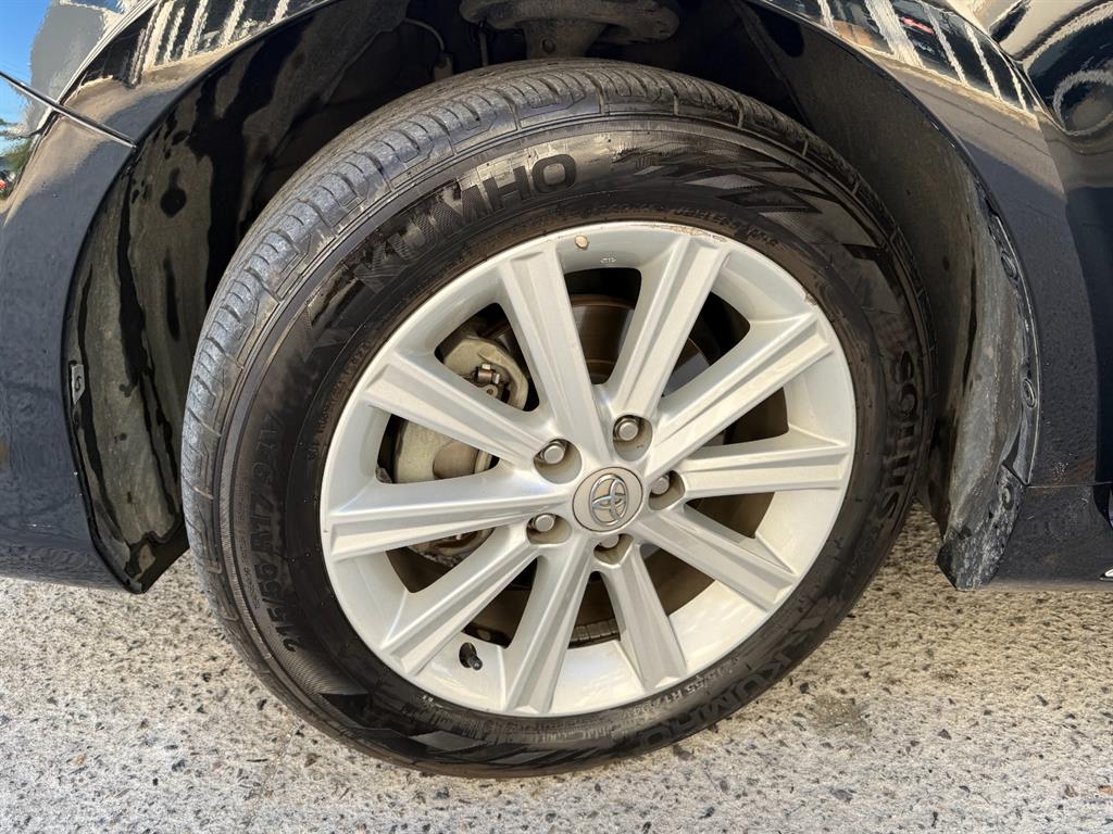 Toyota Camry — photo 20