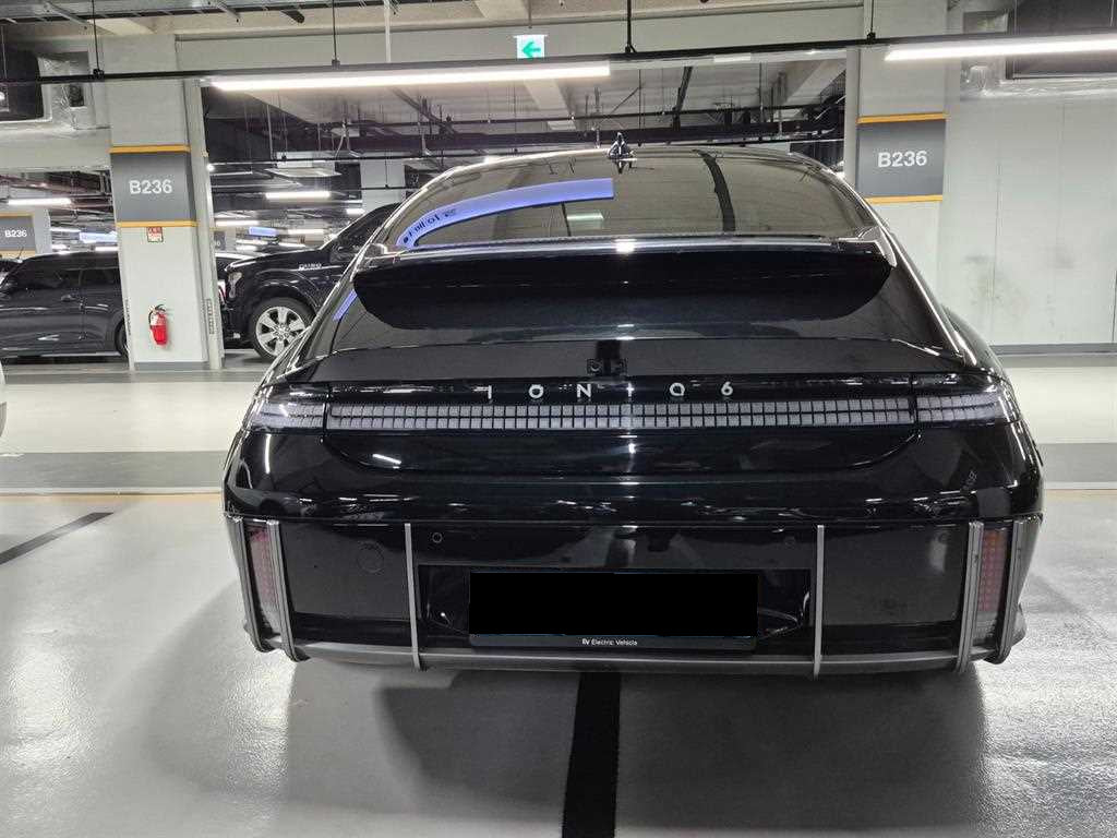 Hyundai Ioniq6 — photo 04
