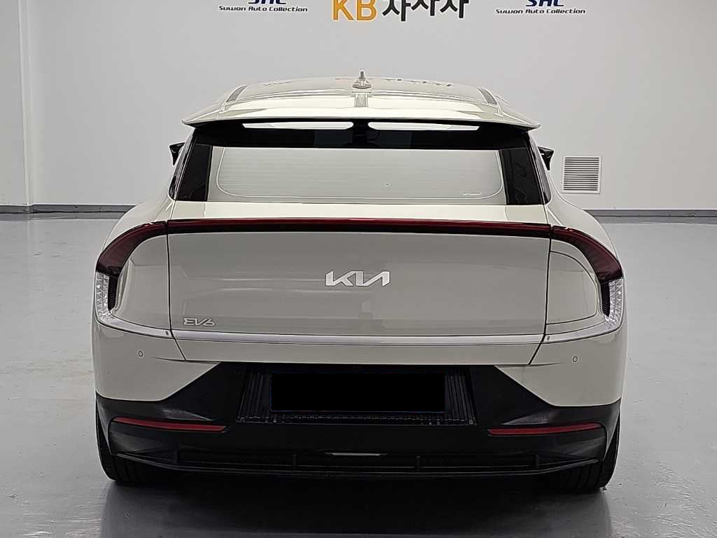 Kia EV6 — photo 03