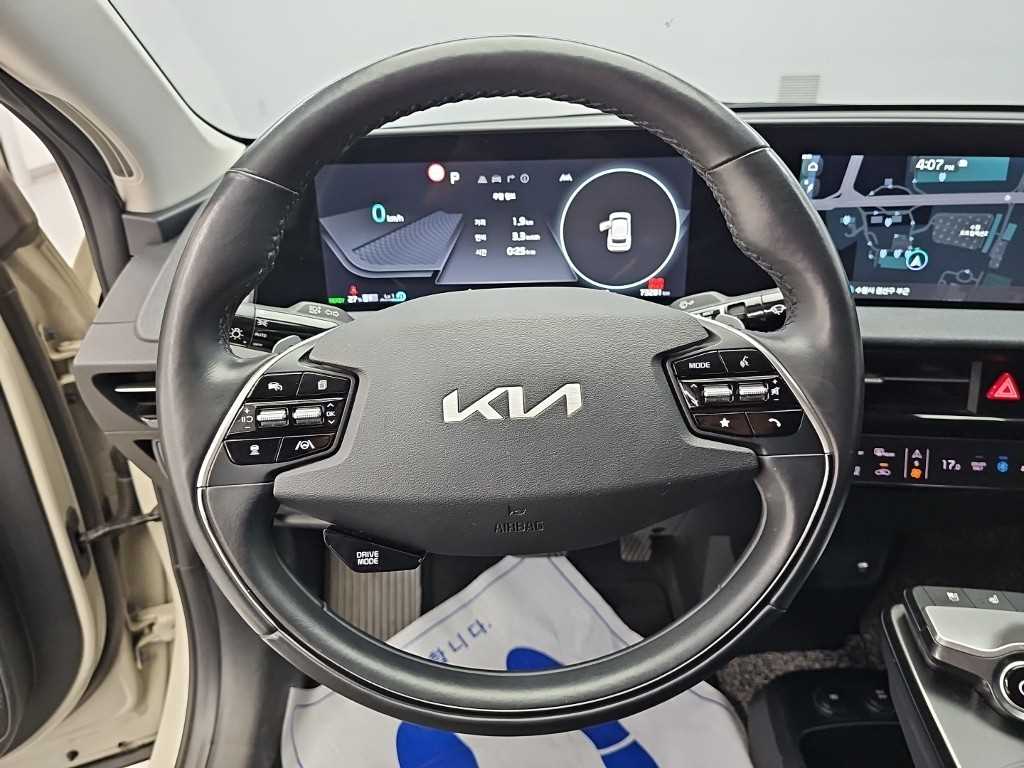 Kia EV6 — photo 09