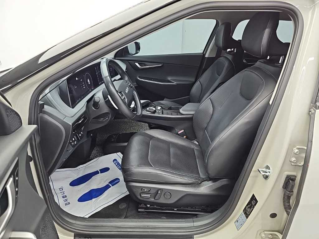 Kia EV6 — photo 11