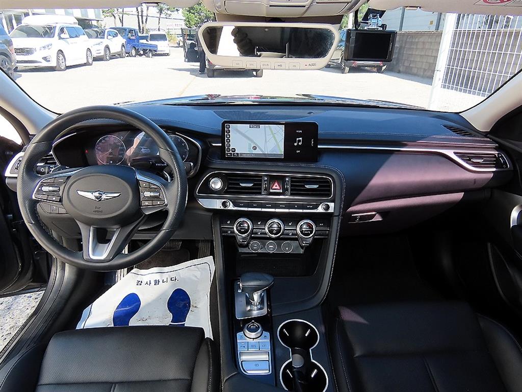 Genesis G70 — photo 07