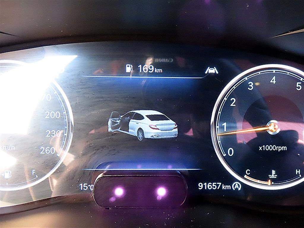 Genesis G70 — photo 09