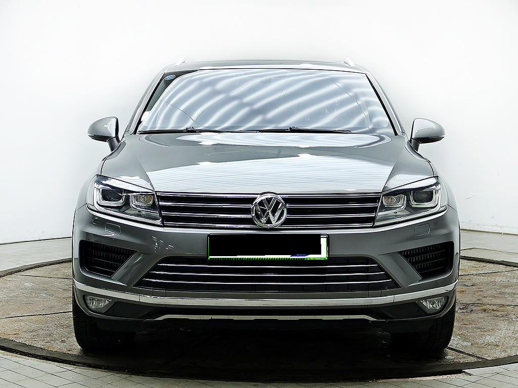 Volkswagen Touareg — photo 01