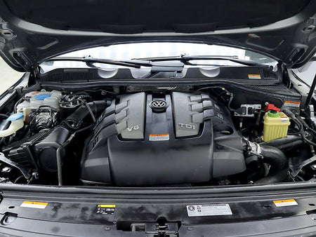 Volkswagen Touareg — photo 07