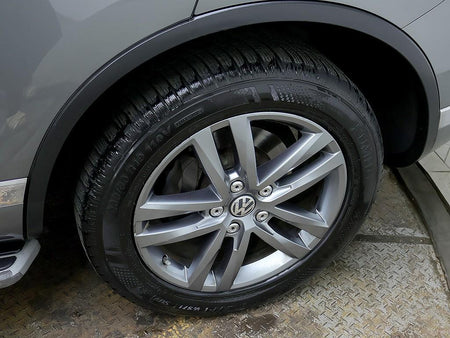 Volkswagen Touareg — photo 08