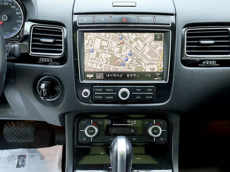 Volkswagen Touareg — photo 09