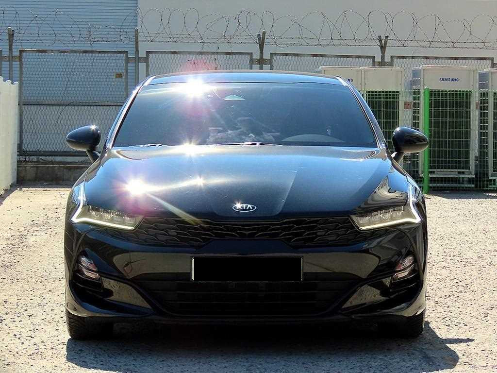 Kia K5 — photo 01