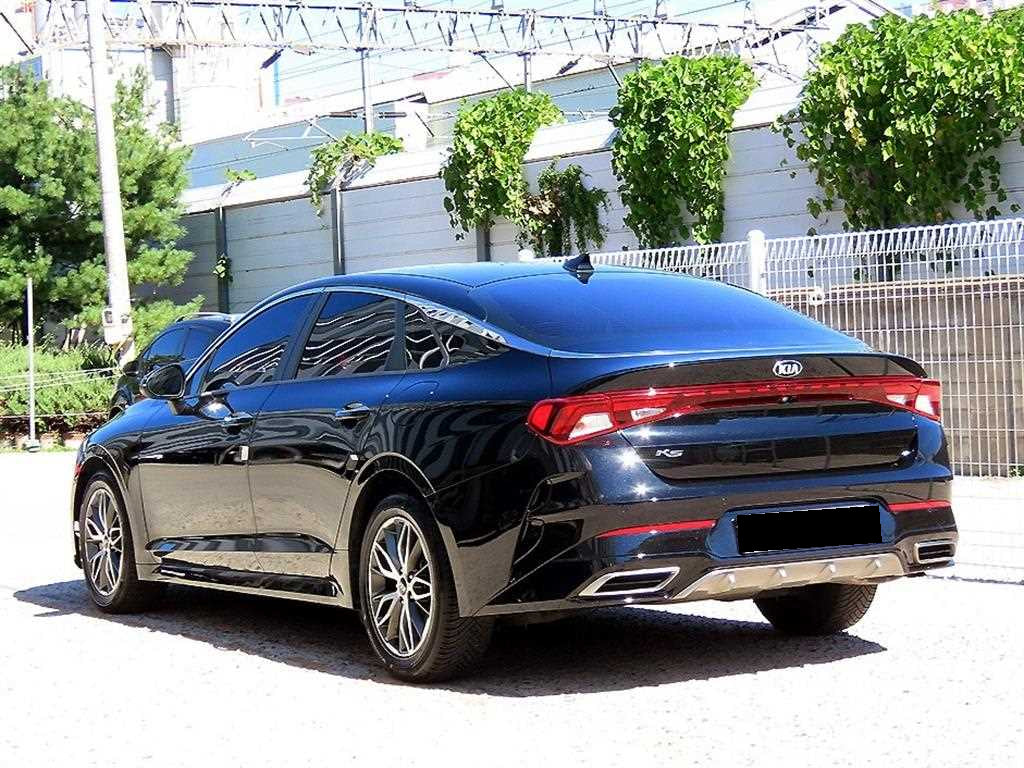 Kia K5 — photo 03