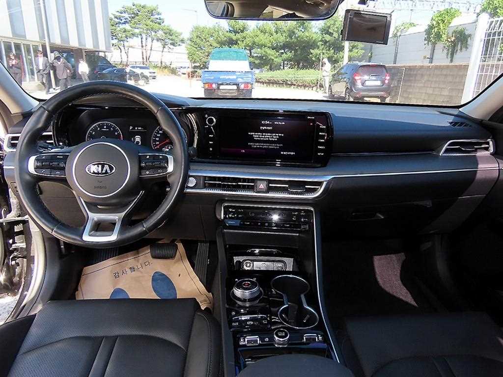 Kia K5 — photo 07