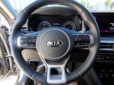 Kia K5 — photo 08