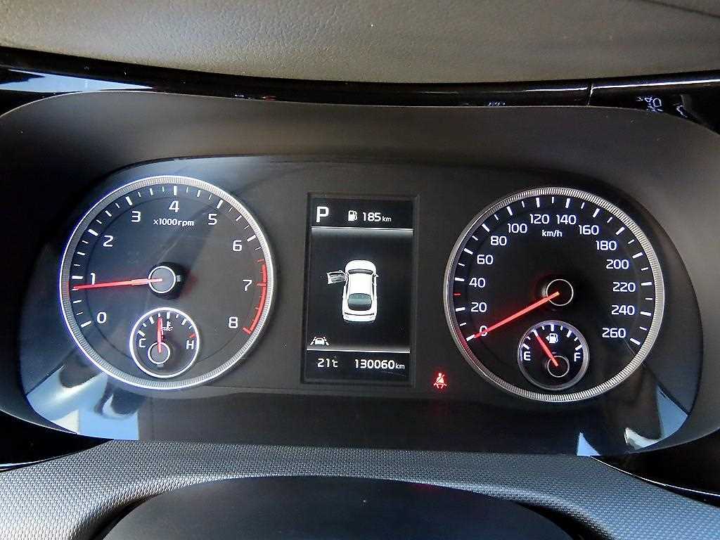 Kia K5 — photo 09