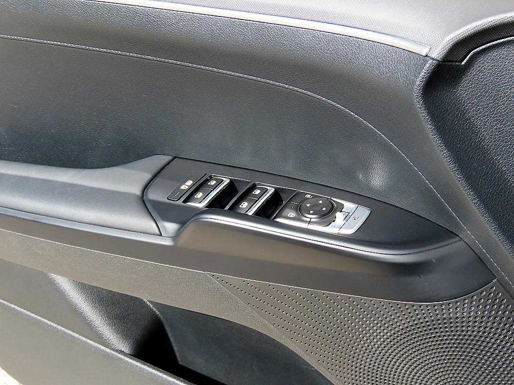 Kia K5 — photo 11