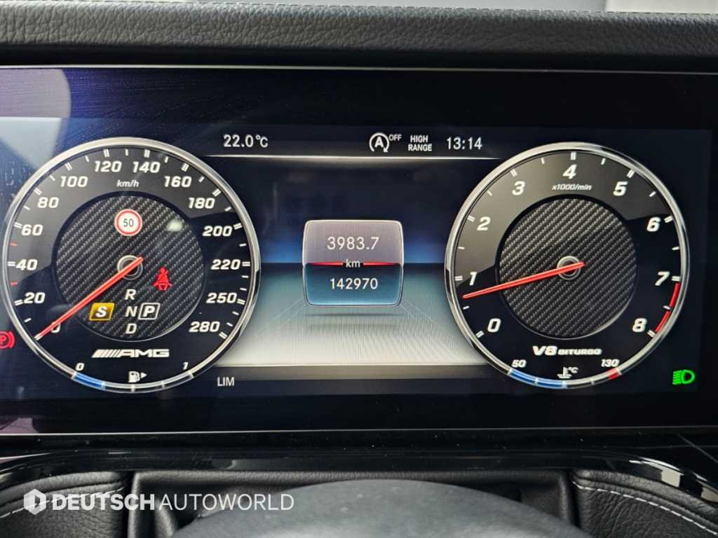 Mercedes-Benz G-Class — photo 08