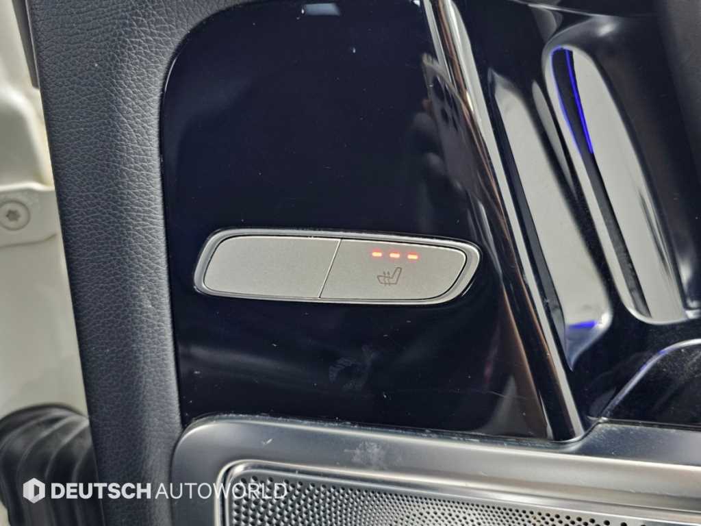 Mercedes-Benz G-Class — photo 16