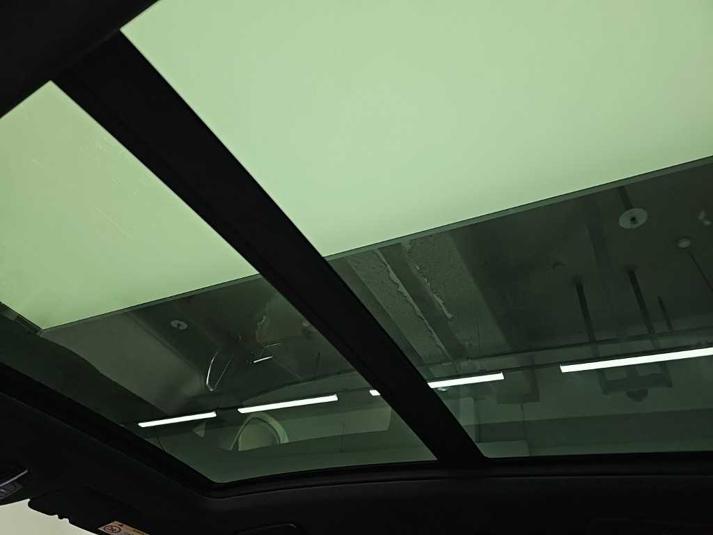 Porsche Cayenne — photo 14