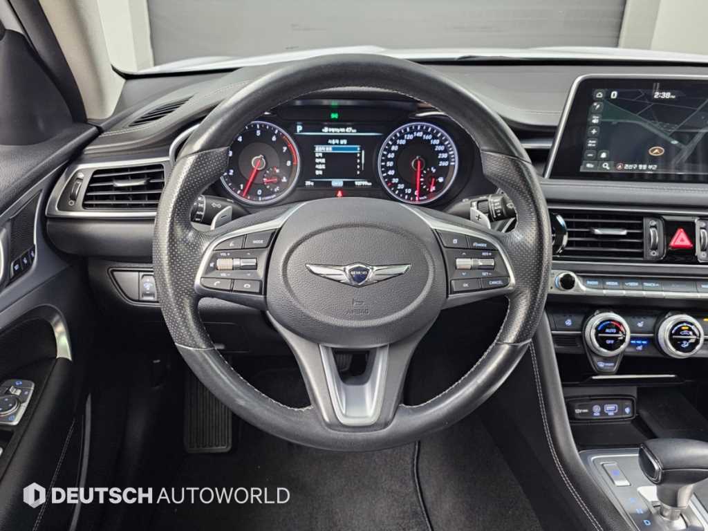 Genesis G70 — photo 13