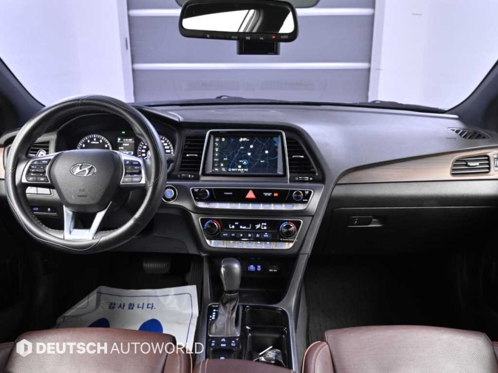 Hyundai Sonata — photo 07