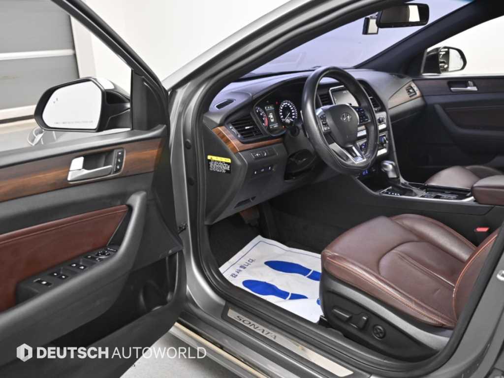 Hyundai Sonata — photo 11
