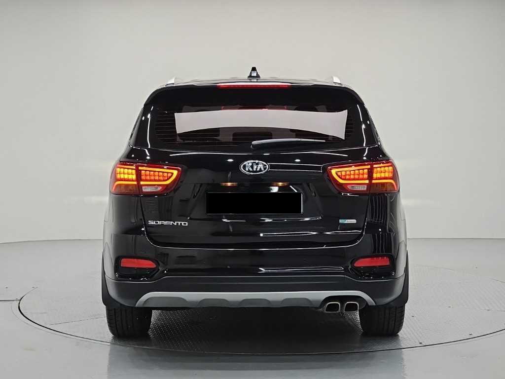 Kia Sorento — photo 03