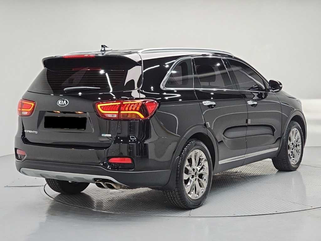 Kia Sorento — photo 04