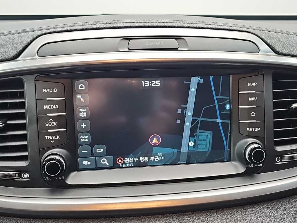 Kia Sorento — photo 16