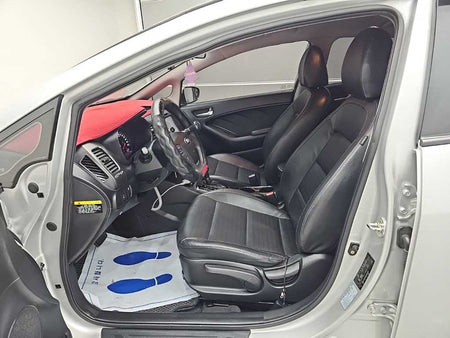 Kia K3 — photo 11