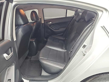 Kia K3 — photo 12