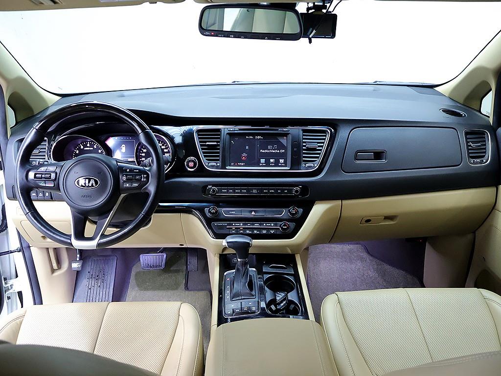 Kia Carnival — photo 05