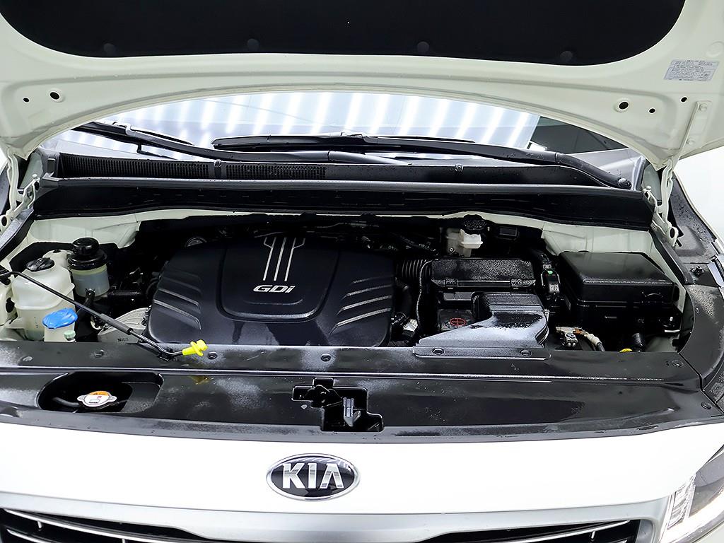 Kia Carnival — photo 07