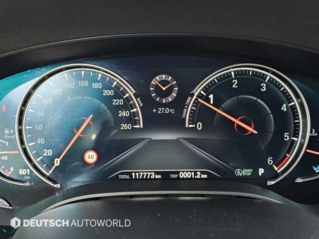 BMW 5-Series — photo 08