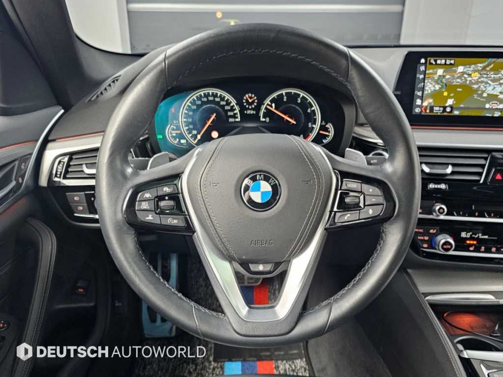 BMW 5-Series — photo 13