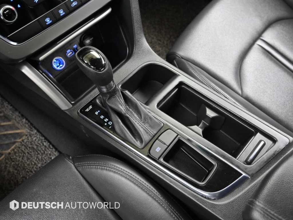 Hyundai Sonata — photo 09