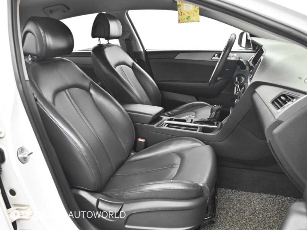 Hyundai Sonata — photo 10
