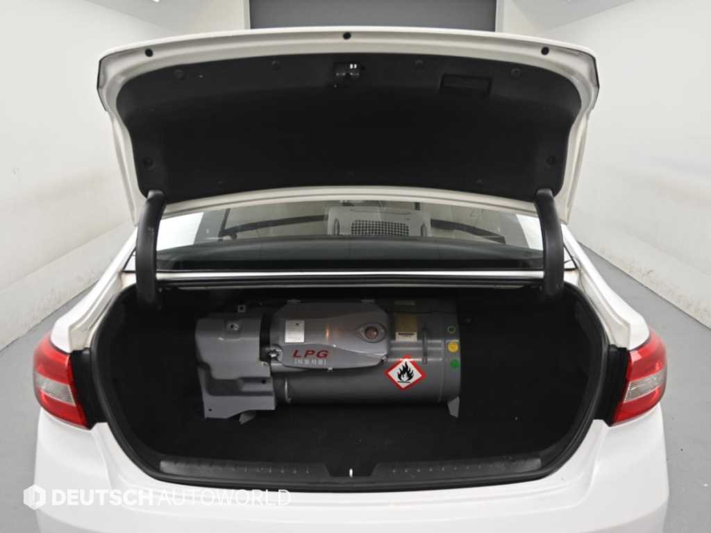 Hyundai Sonata — photo 19
