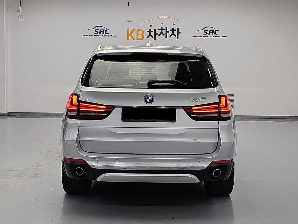 BMW X5 — photo 03