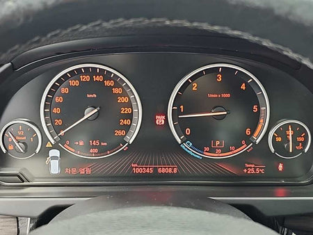 BMW X5 — photo 06