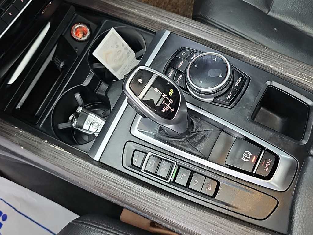 BMW X5 — photo 08