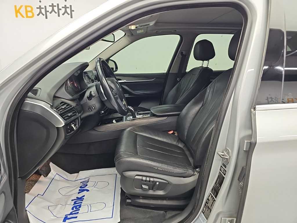 BMW X5 — photo 11