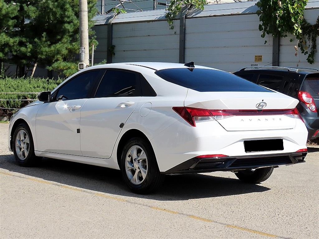 Hyundai Avante — photo 03
