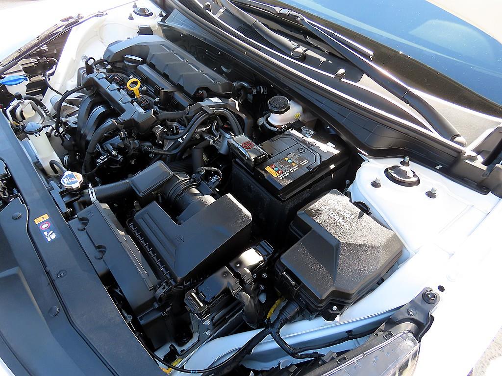 Hyundai Avante — photo 18