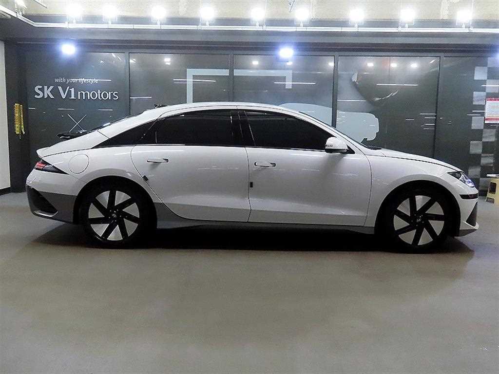 Hyundai Ioniq6 — photo 03